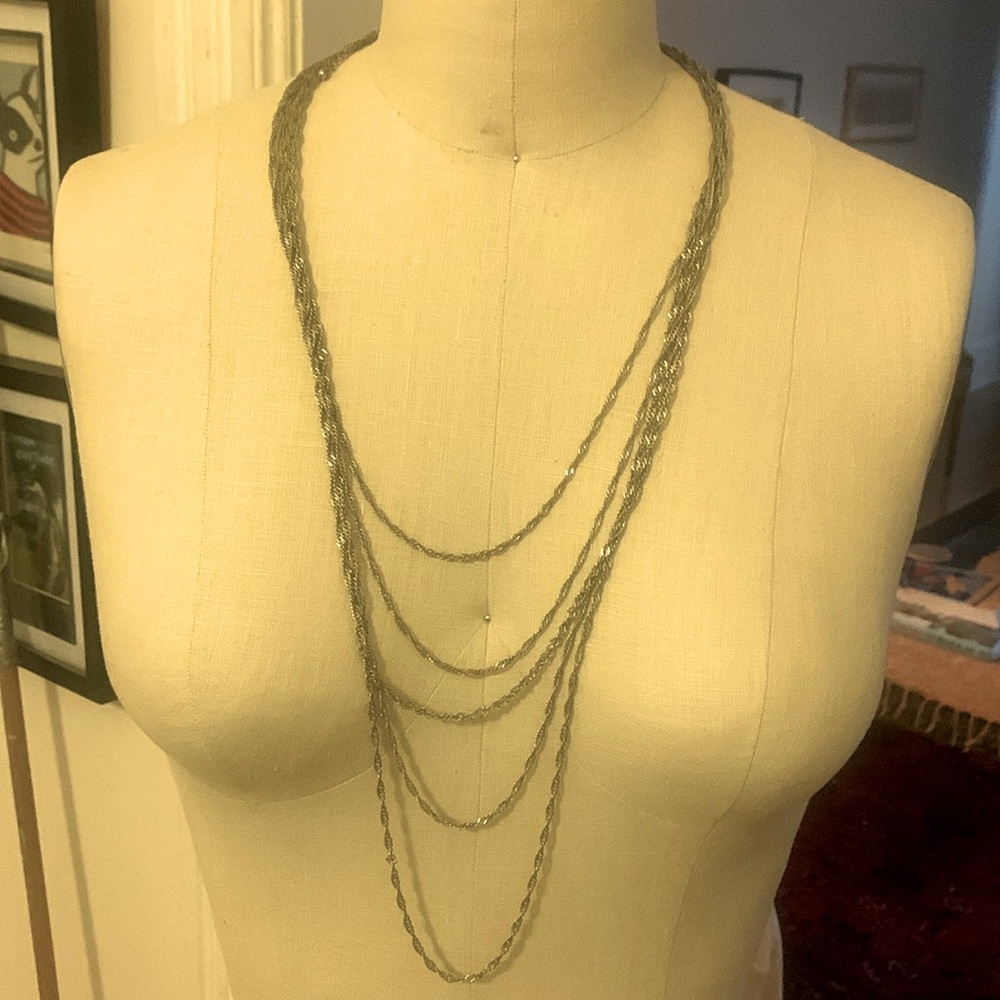 Hanging necklace with 5 chains